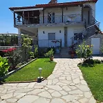 Apartament Alexanders House *