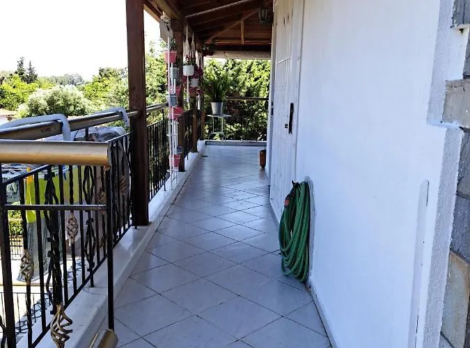 Alexanders House *